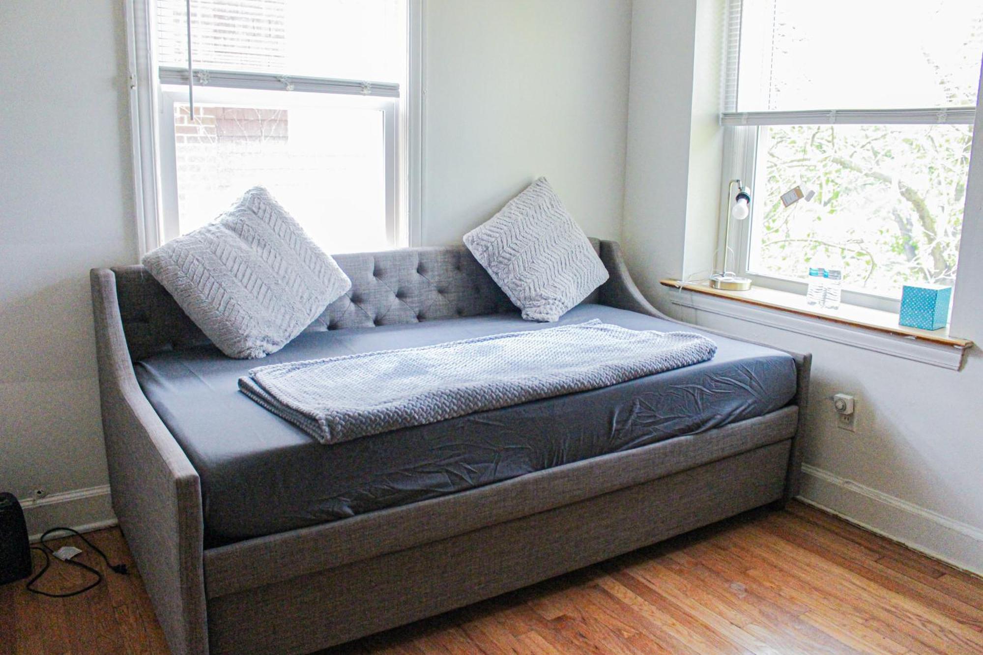 Master Bedroom In Home Away From Home Detroit Exterior photo